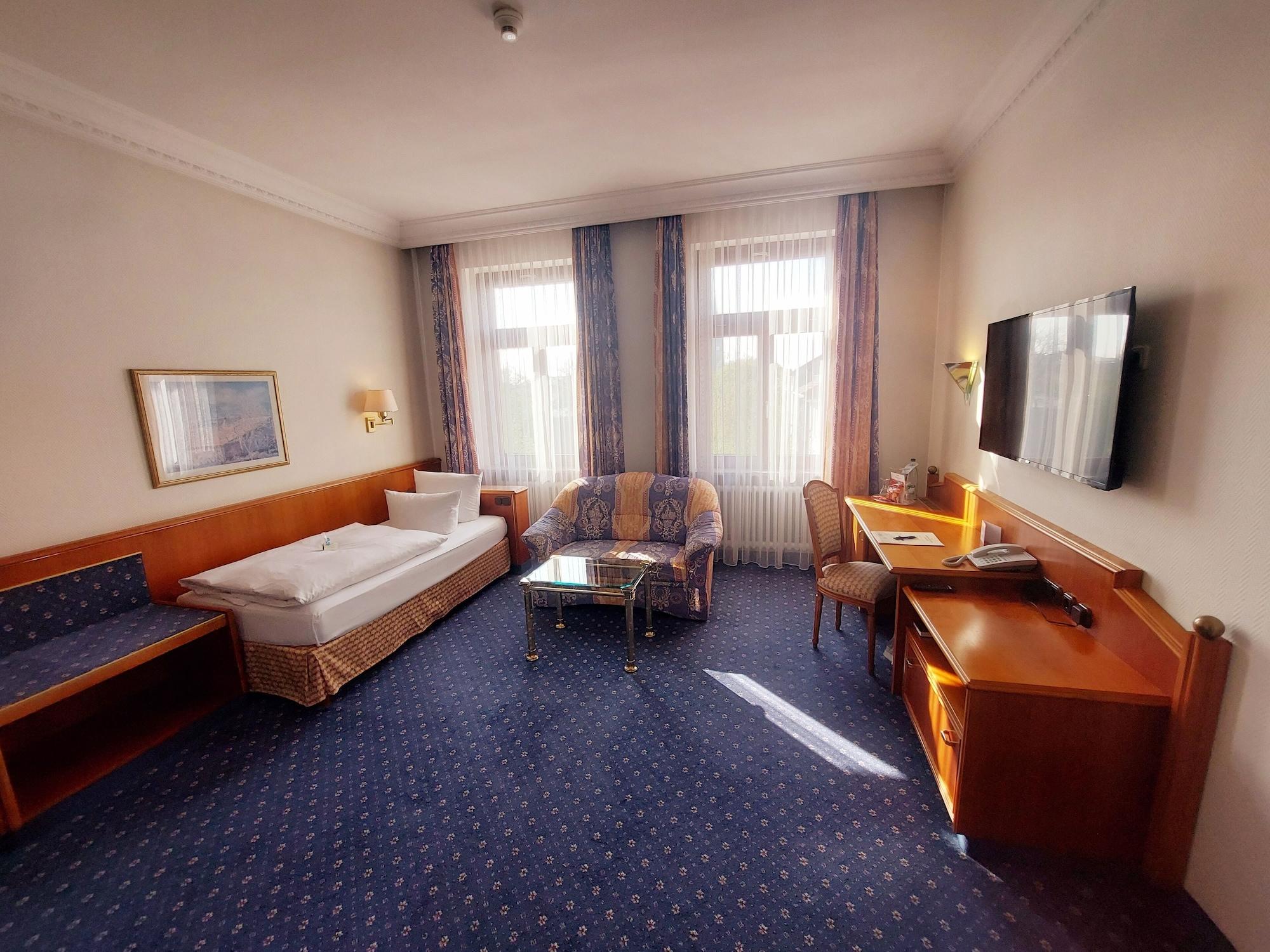 Bayerischer Hof Hotel Dresden